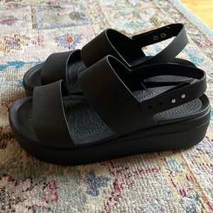 Crocs Brooklyn low wedge